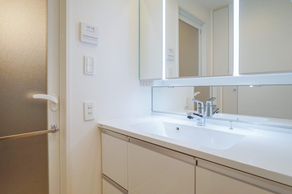 照明にこだわって化粧の質を向上させる