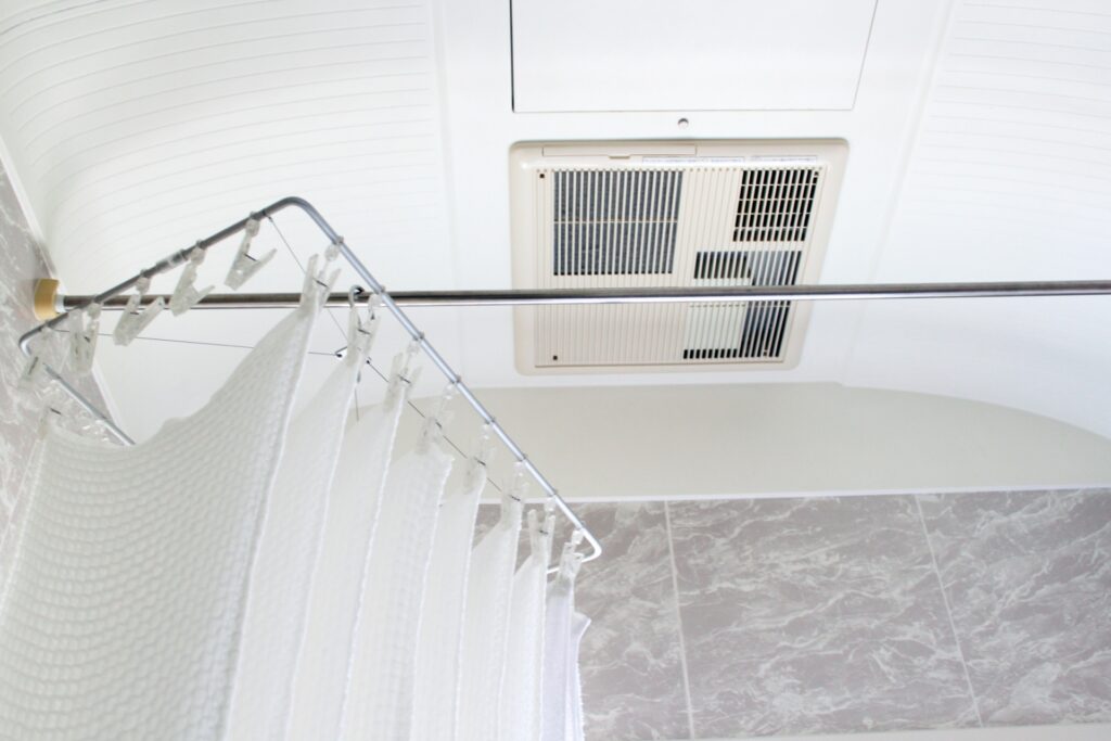 【優先度1位：浴室】ヒートショックと転倒を防ぐ（費用：3万〜120万円）